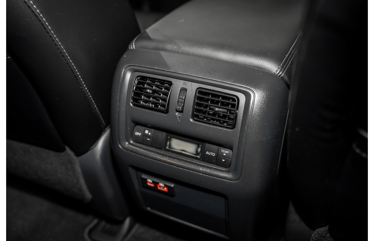 03/2019 Nissan Pathfinder ST-L (FWD) R52 MY19 Series III 4d Wagon Pearl White V6 3.5L