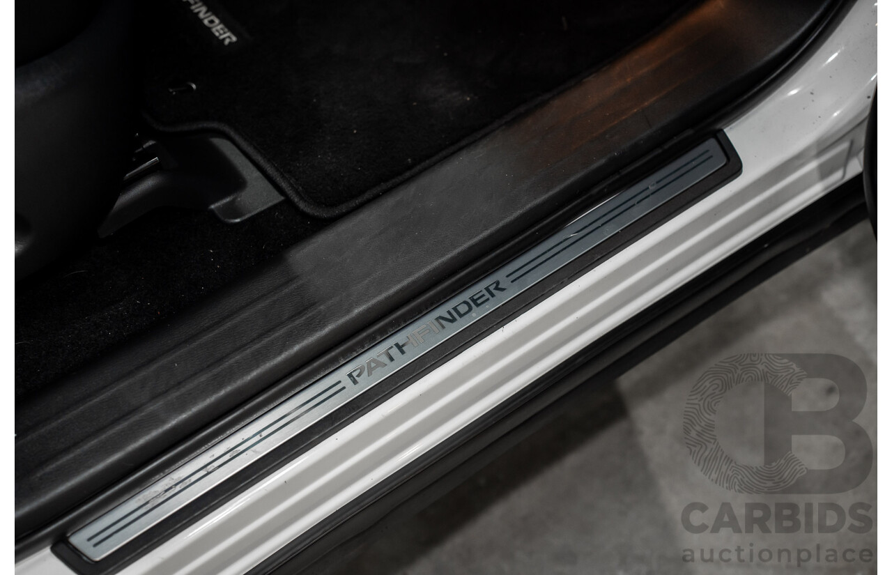 03/2019 Nissan Pathfinder ST-L (FWD) R52 MY19 Series III 4d Wagon Pearl White V6 3.5L