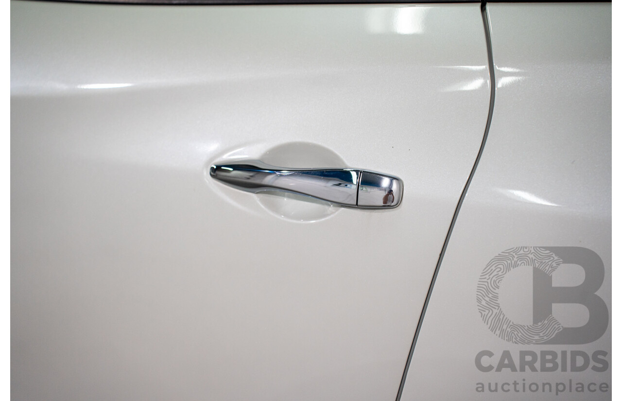 03/2019 Nissan Pathfinder ST-L (FWD) R52 MY19 Series III 4d Wagon Pearl White V6 3.5L