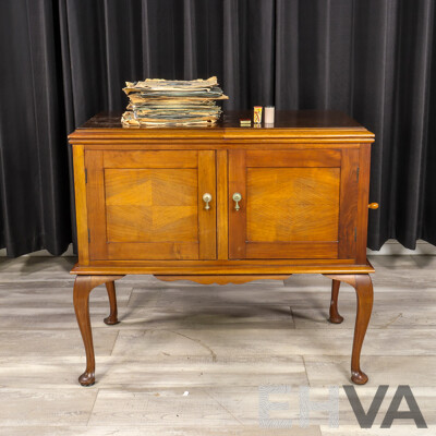 Vintage Claritone Gramophone in Cabinet