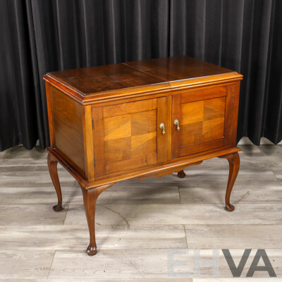 Vintage Claritone Gramophone in Cabinet