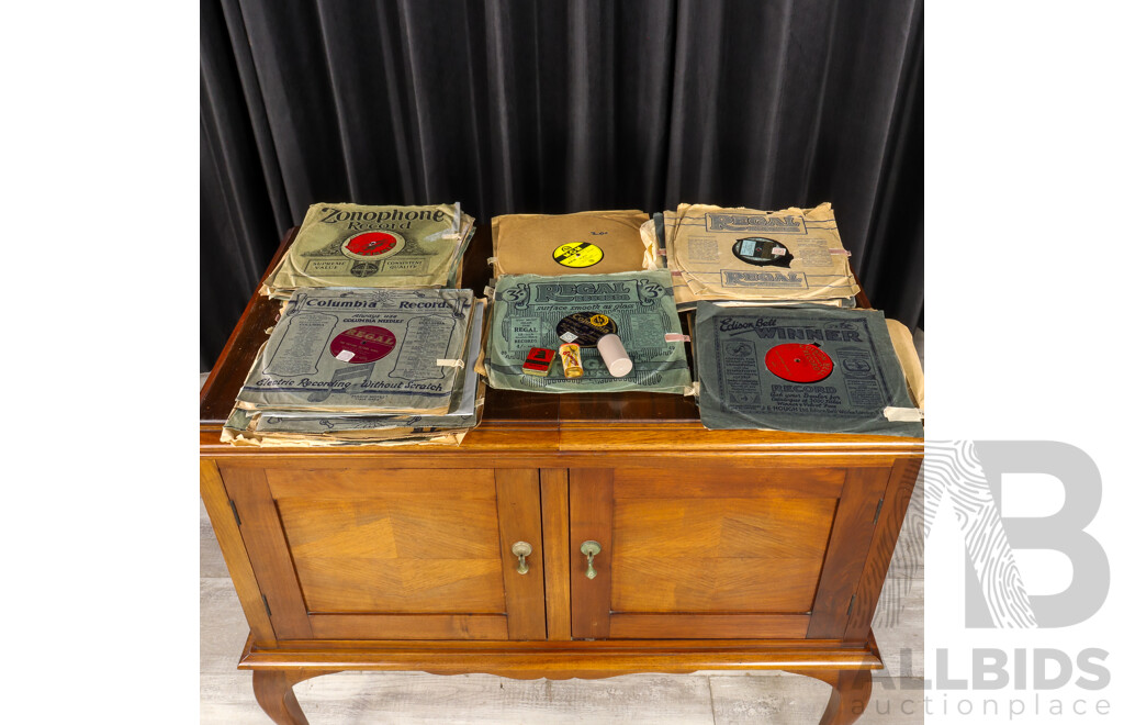 Vintage Claritone Gramophone in Cabinet