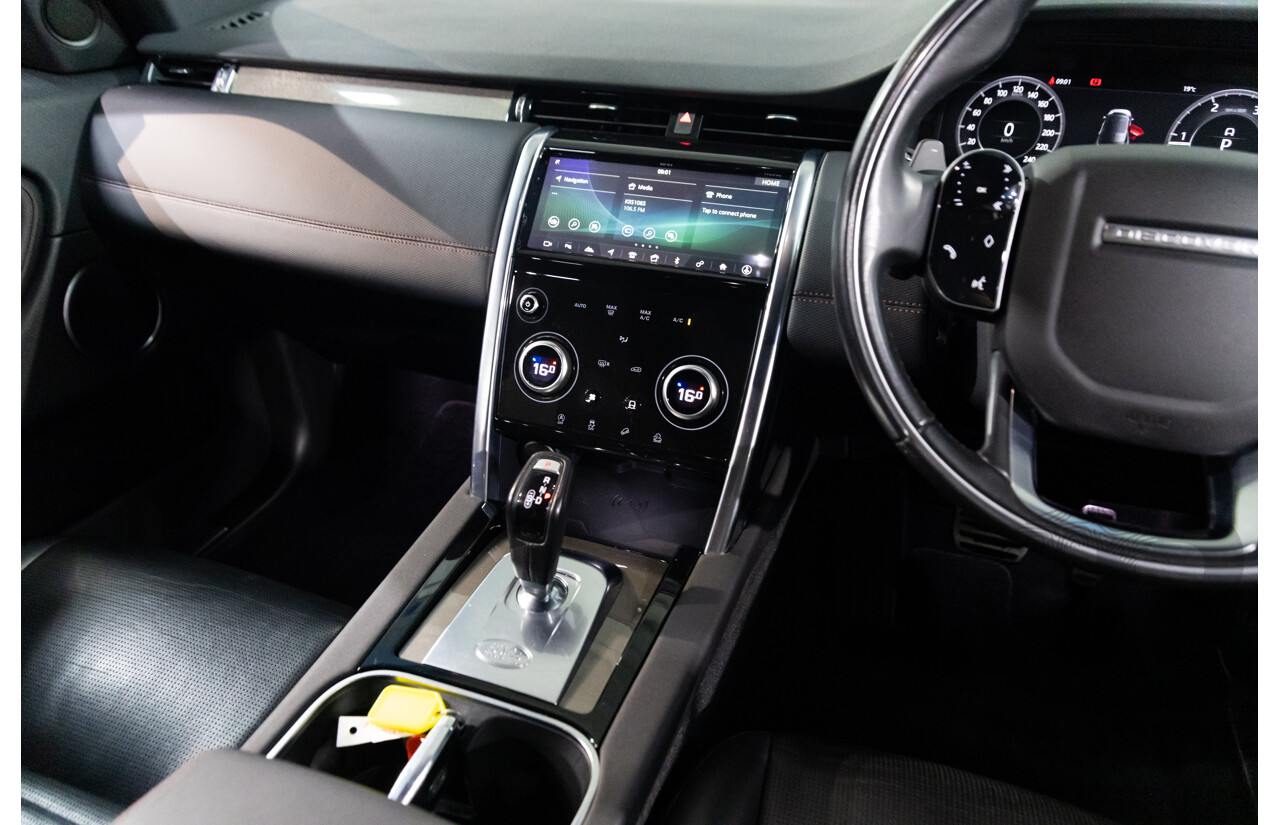 10/2019 Land Rover Discovery Sport D180 R-Dynamic SE (132kW) AWD L550 MY20 4D Wagon Santorini Black Metallic Turbo Diesel 2.0L - 7 Seater