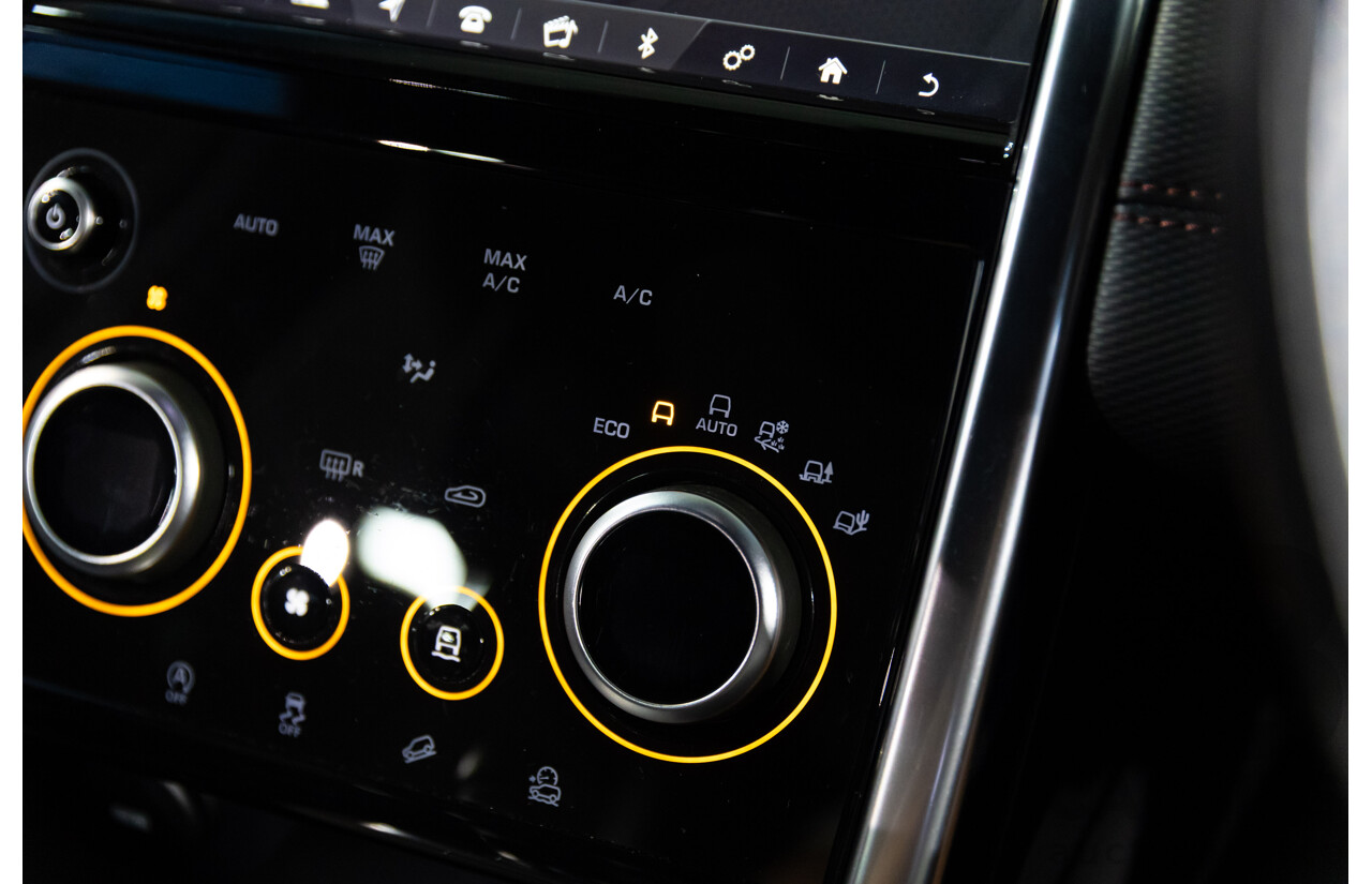 10/2019 Land Rover Discovery Sport D180 R-Dynamic SE (132kW) AWD L550 MY20 4D Wagon Santorini Black Metallic Turbo Diesel 2.0L - 7 Seater