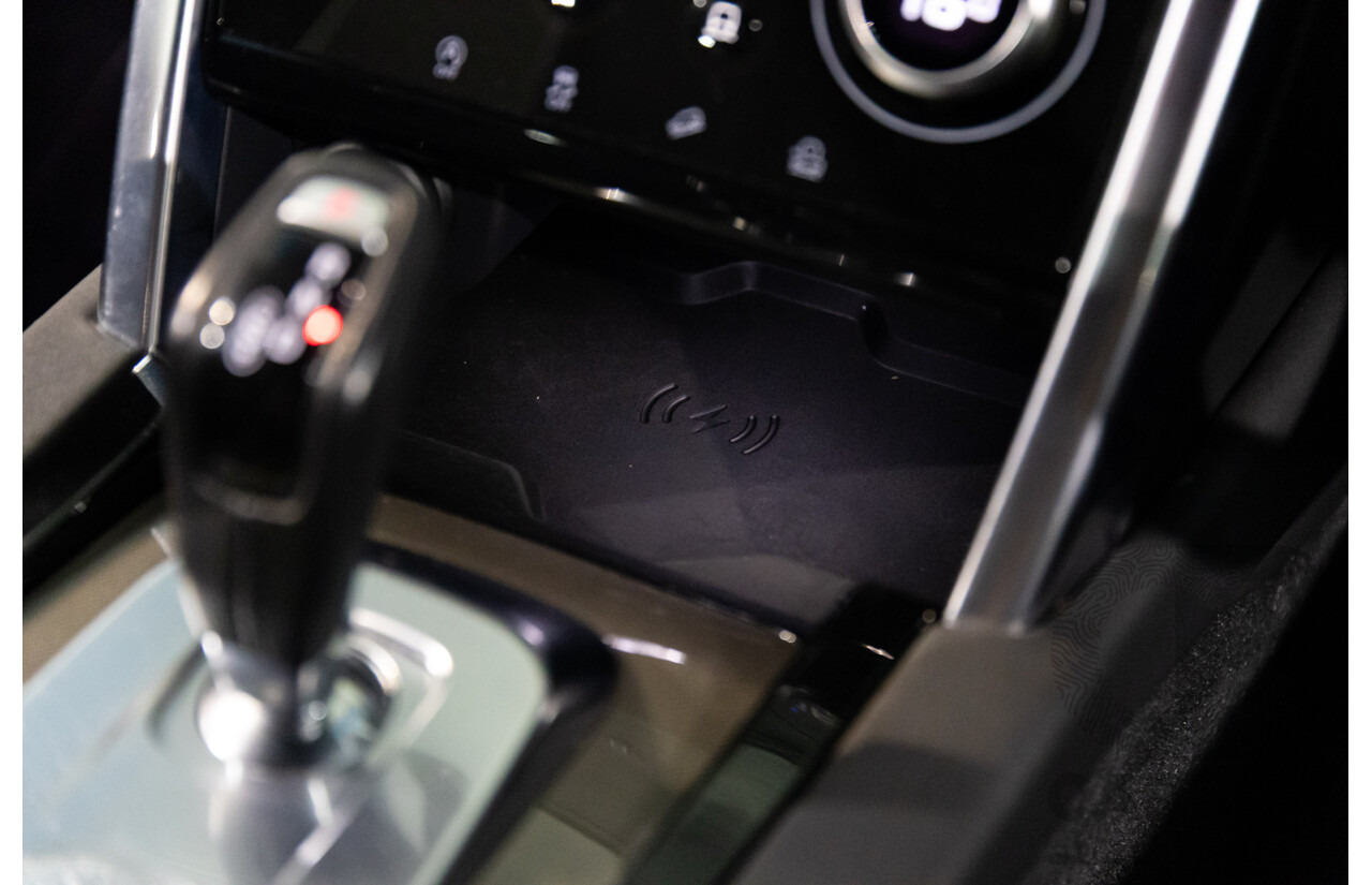 10/2019 Land Rover Discovery Sport D180 R-Dynamic SE (132kW) AWD L550 MY20 4D Wagon Santorini Black Metallic Turbo Diesel 2.0L - 7 Seater