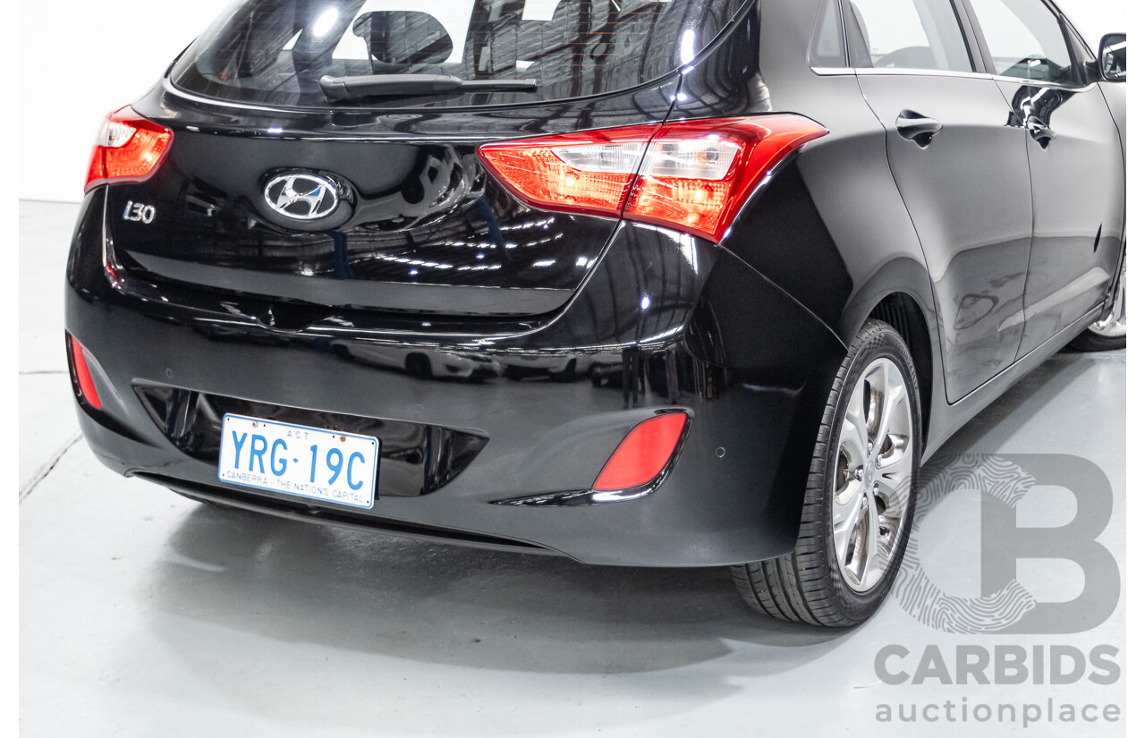 6/2014 Hyundai i30 Premium GD MY14 5D Hatchback Phantom Black Pearl 1.8L