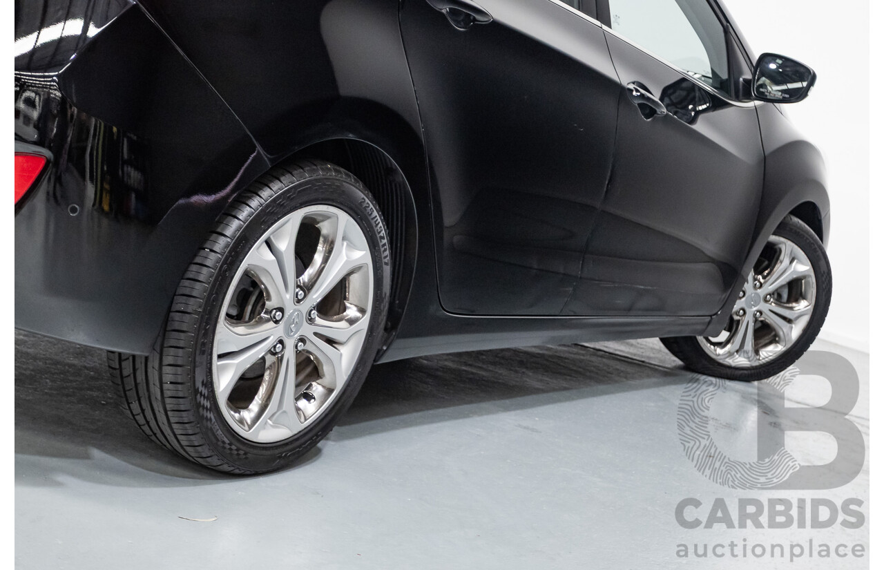 6/2014 Hyundai i30 Premium GD MY14 5D Hatchback Phantom Black Pearl 1.8L