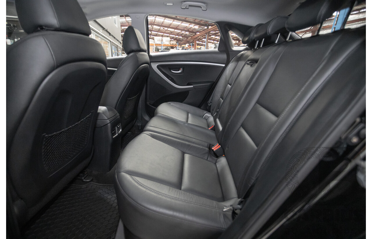 6/2014 Hyundai i30 Premium GD MY14 5D Hatchback Phantom Black Pearl 1.8L