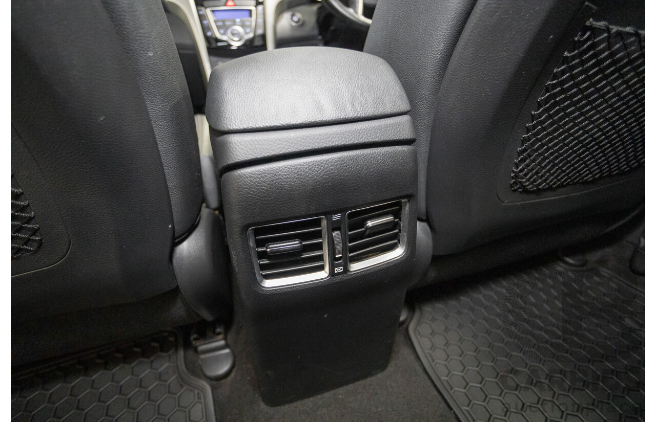 6/2014 Hyundai i30 Premium GD MY14 5D Hatchback Phantom Black Pearl 1.8L