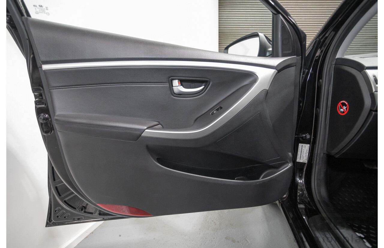 6/2014 Hyundai i30 Premium GD MY14 5D Hatchback Phantom Black Pearl 1.8L