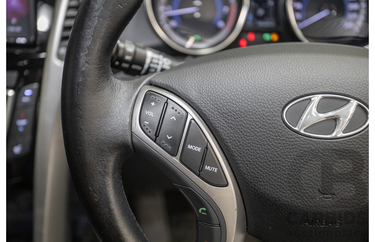 6/2014 Hyundai i30 Premium GD MY14 5D Hatchback Phantom Black Pearl 1.8L