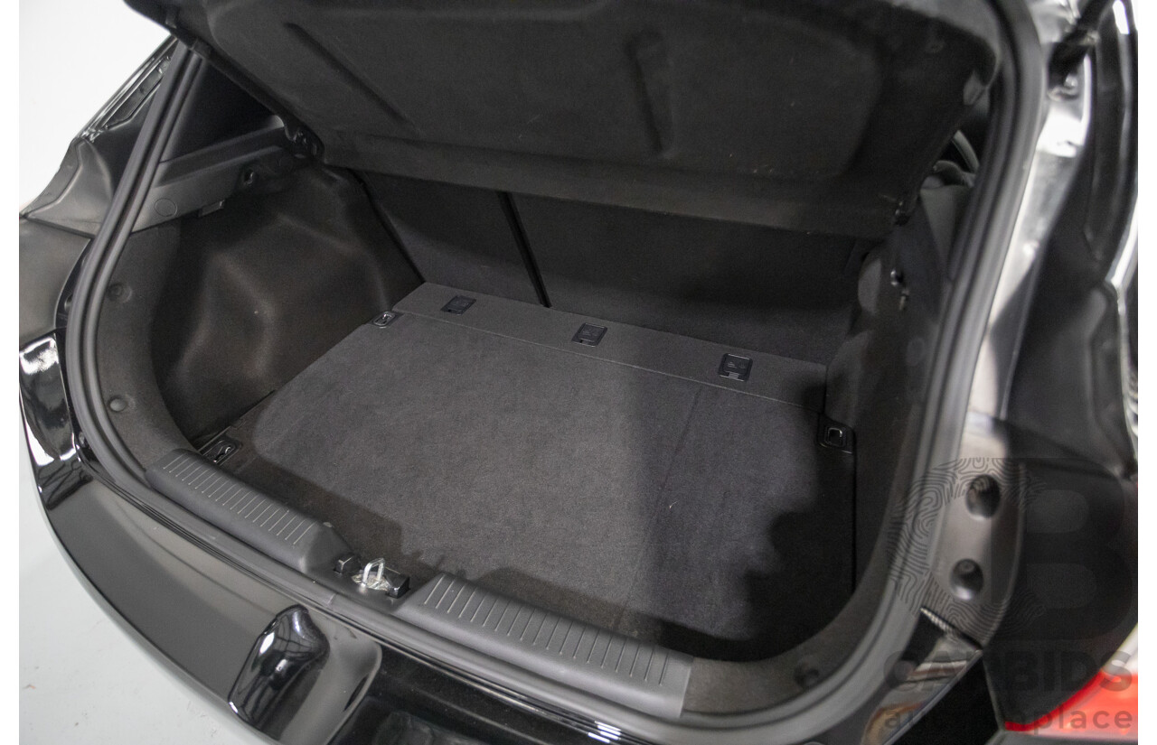 6/2014 Hyundai i30 Premium GD MY14 5D Hatchback Phantom Black Pearl 1.8L