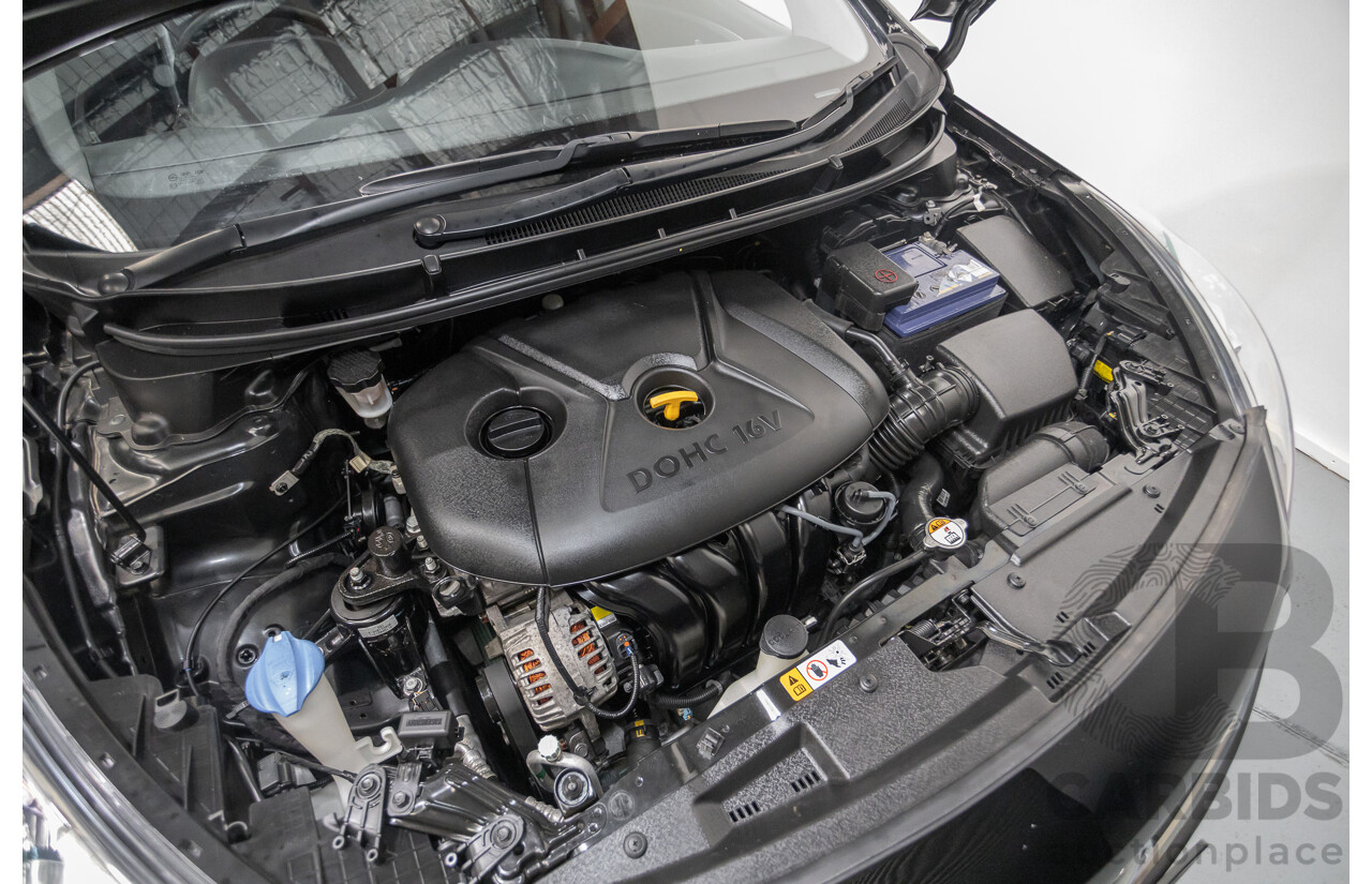 6/2014 Hyundai i30 Premium GD MY14 5D Hatchback Phantom Black Pearl 1.8L