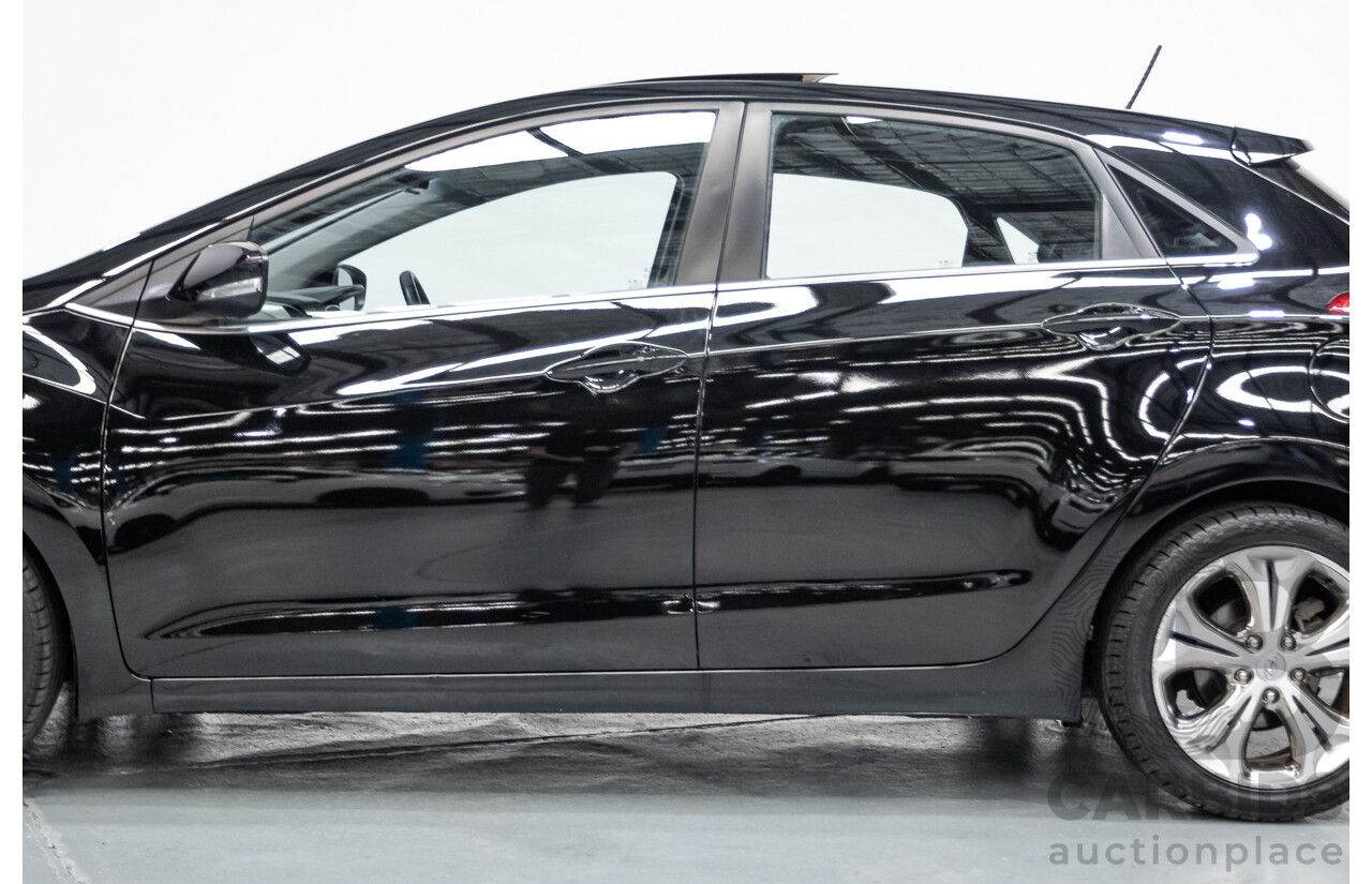 6/2014 Hyundai i30 Premium GD MY14 5D Hatchback Phantom Black Pearl 1.8L