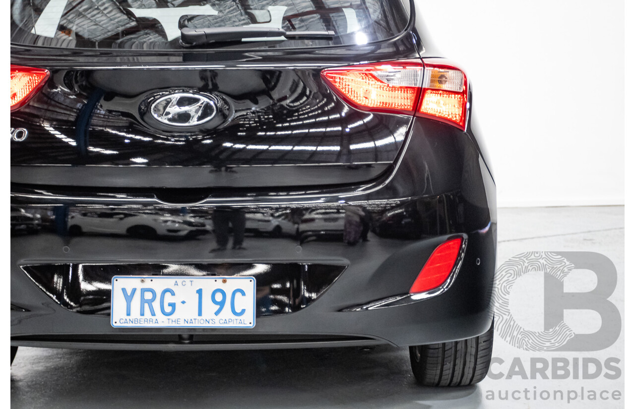 6/2014 Hyundai i30 Premium GD MY14 5D Hatchback Phantom Black Pearl 1.8L