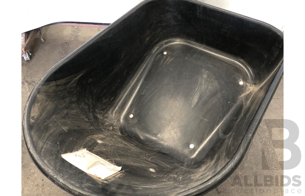 Saxon 100 Litre Wheel Barrow