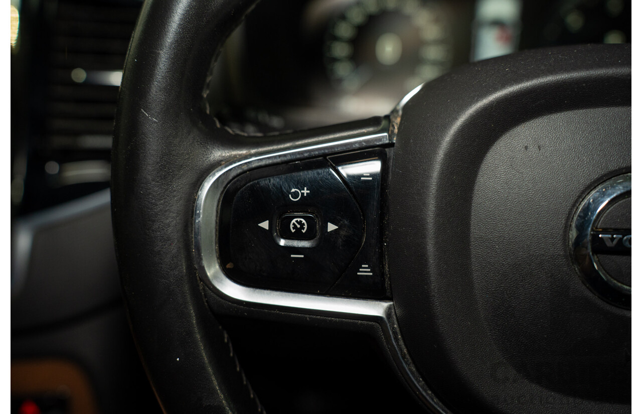 01/2016 Volvo XC90 D5 2.0 Inscription (AWD) 256 MY16 4d Wagon Ice White Turbo Diesel 2.0L