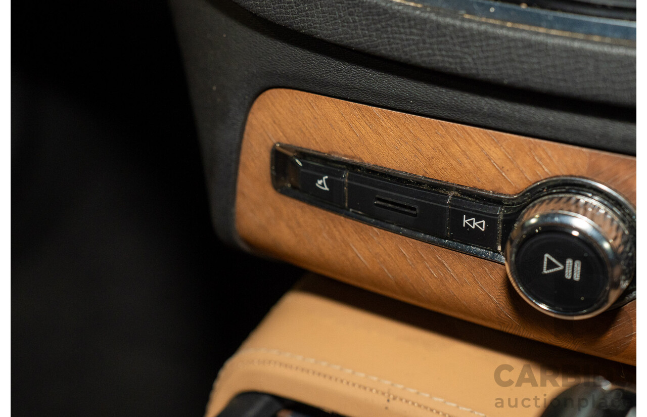 01/2016 Volvo XC90 D5 2.0 Inscription (AWD) 256 MY16 4d Wagon Ice White Turbo Diesel 2.0L