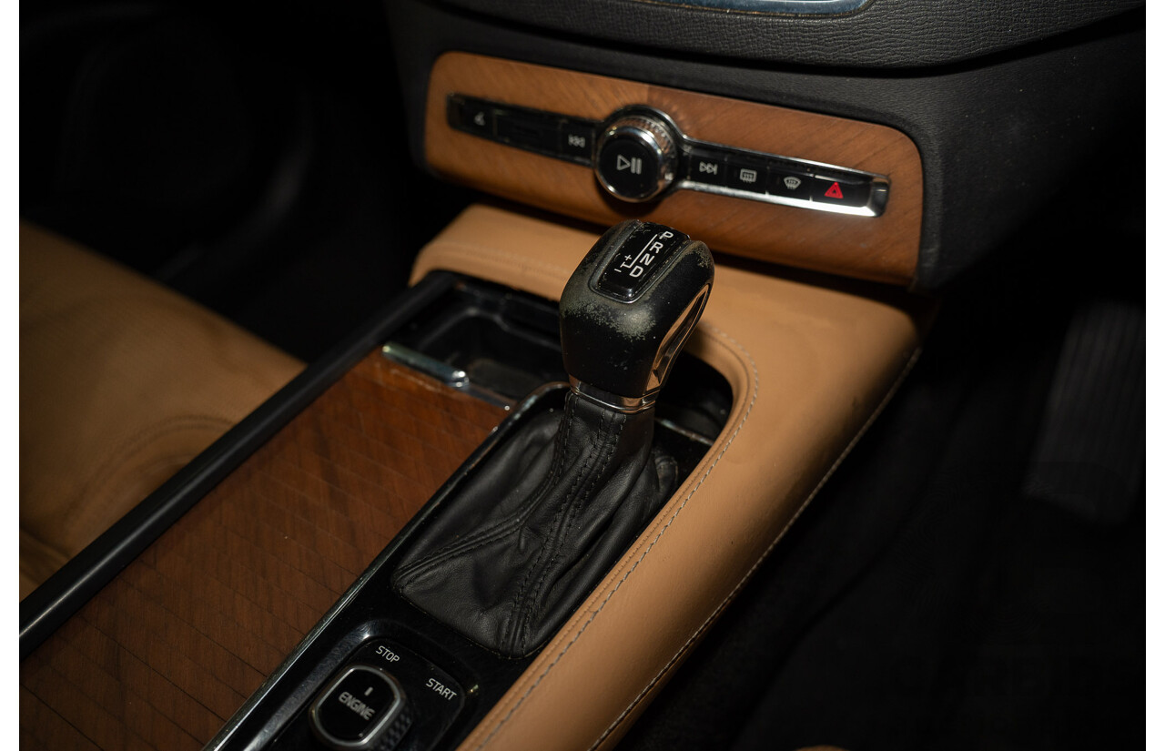 01/2016 Volvo XC90 D5 2.0 Inscription (AWD) 256 MY16 4d Wagon Ice White Turbo Diesel 2.0L