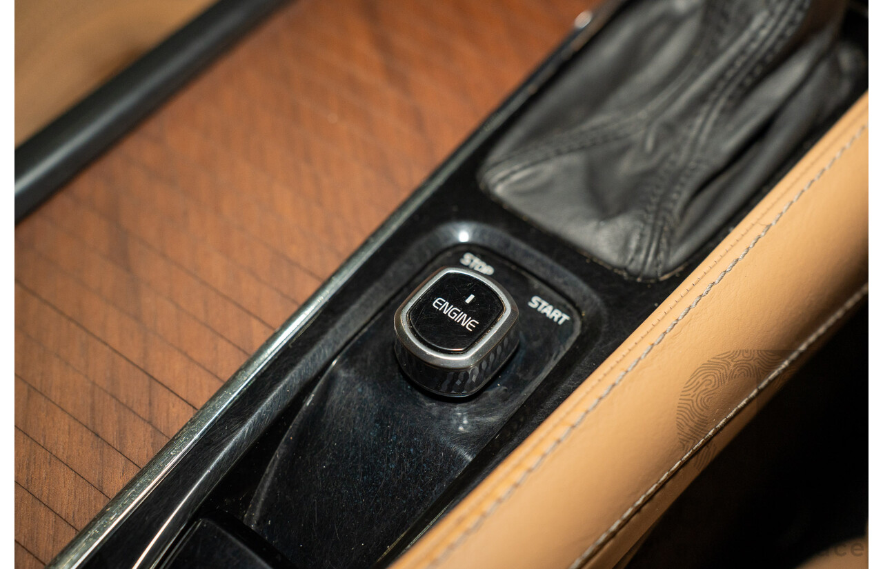 01/2016 Volvo XC90 D5 2.0 Inscription (AWD) 256 MY16 4d Wagon Ice White Turbo Diesel 2.0L