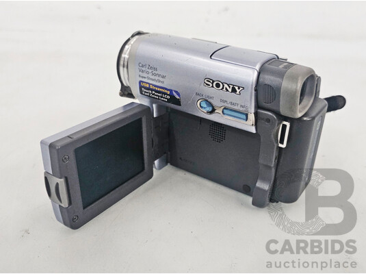 Sony (DCR-TRV19E) Digital Video Camera Recorder