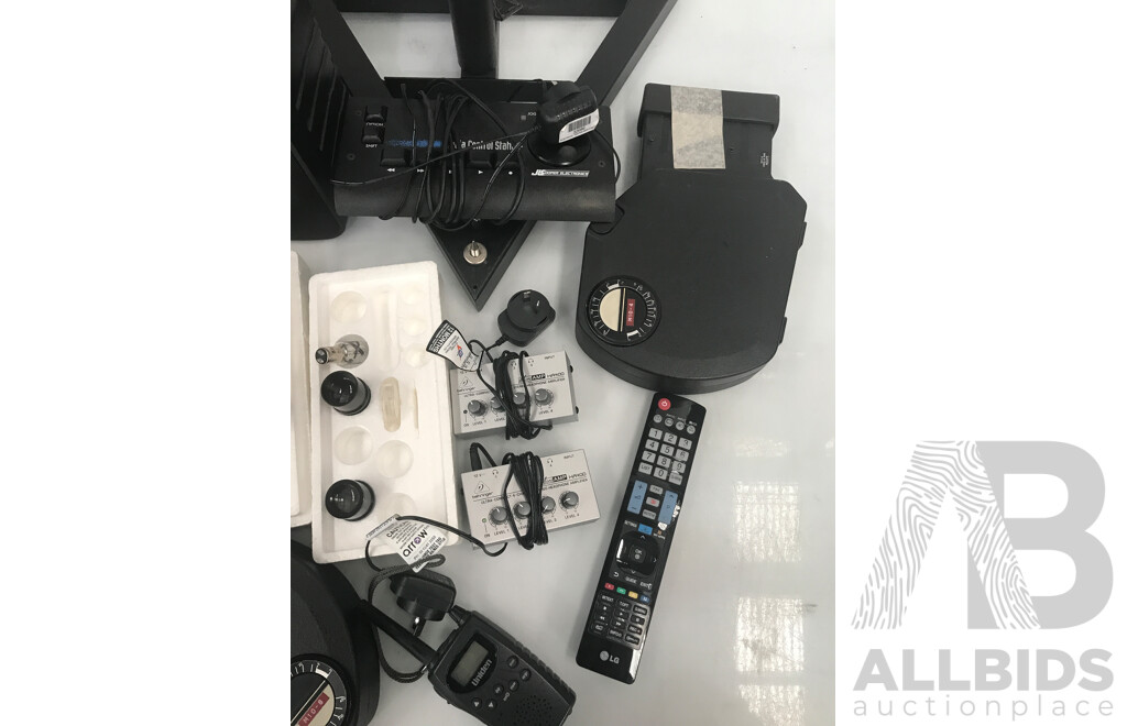 Bulk Lot of Assorted Audio & Video Equipment