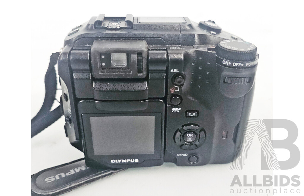 Olympus (C-5060) Camedia Wide Zoom Camera