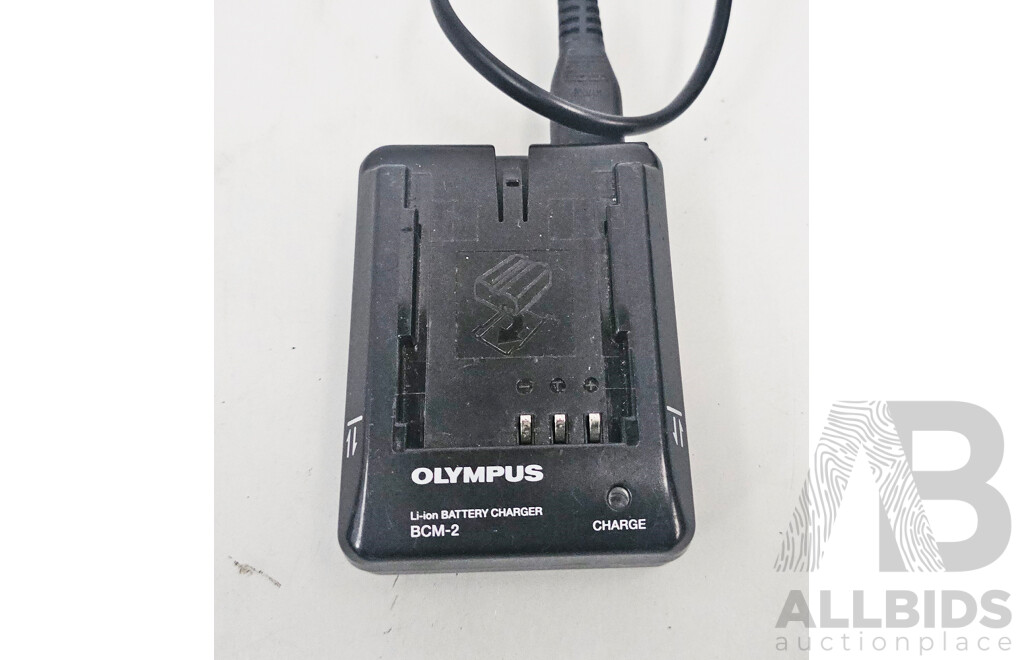 Olympus (C-5060) Camedia Wide Zoom Camera