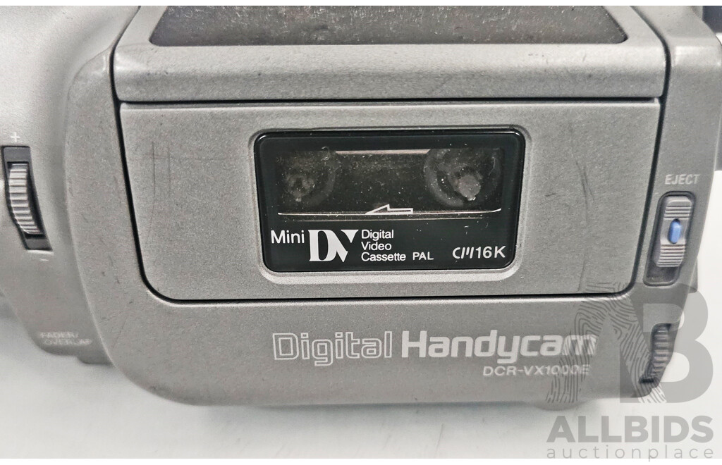 Sony (DCR-VX1000E) Digital Handycam