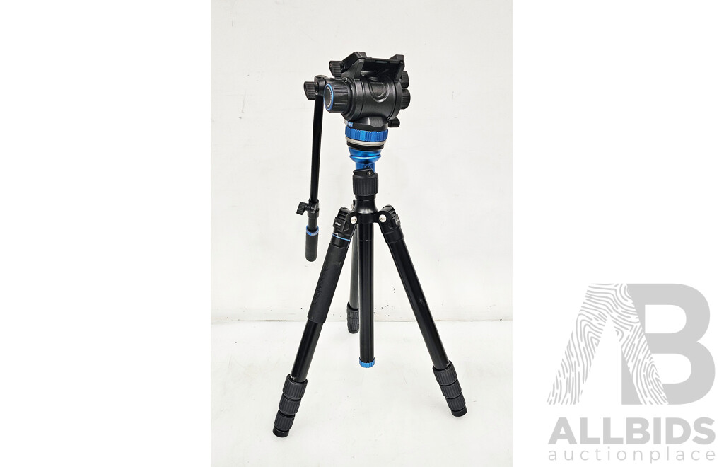 Benro (A3883T) Aero7 Reverse-Folding Travel Video Tripod Kit