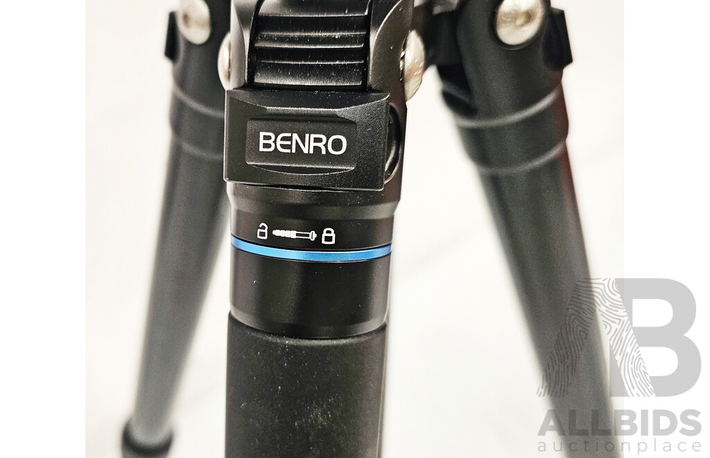 Benro (A3883T) Aero7 Reverse-Folding Travel Video Tripod Kit