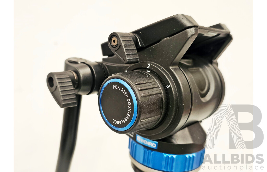 Benro (A3883T) Aero7 Reverse-Folding Travel Video Tripod Kit