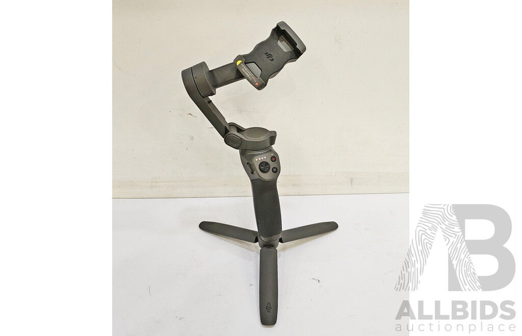 DJI  (OF100) Osmo Mobile 3 Handheld Gimbal