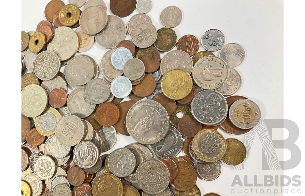 Collection of Vintage International Coins Including Australia, United Kingdom, USSR, Brazil, China, Malaysia, New Zealand and More - Approximately 1.2 Kilograms