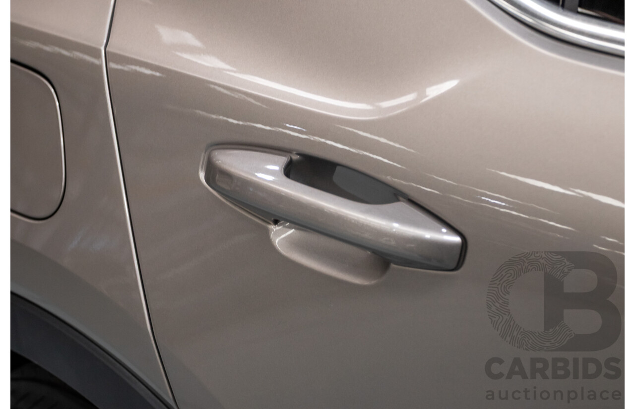 10/2019 Volvo XC40 T4 Inscription (AWD) 536 MY20 4D Wagon Pebble Grey Metallic Turbo 2.0L