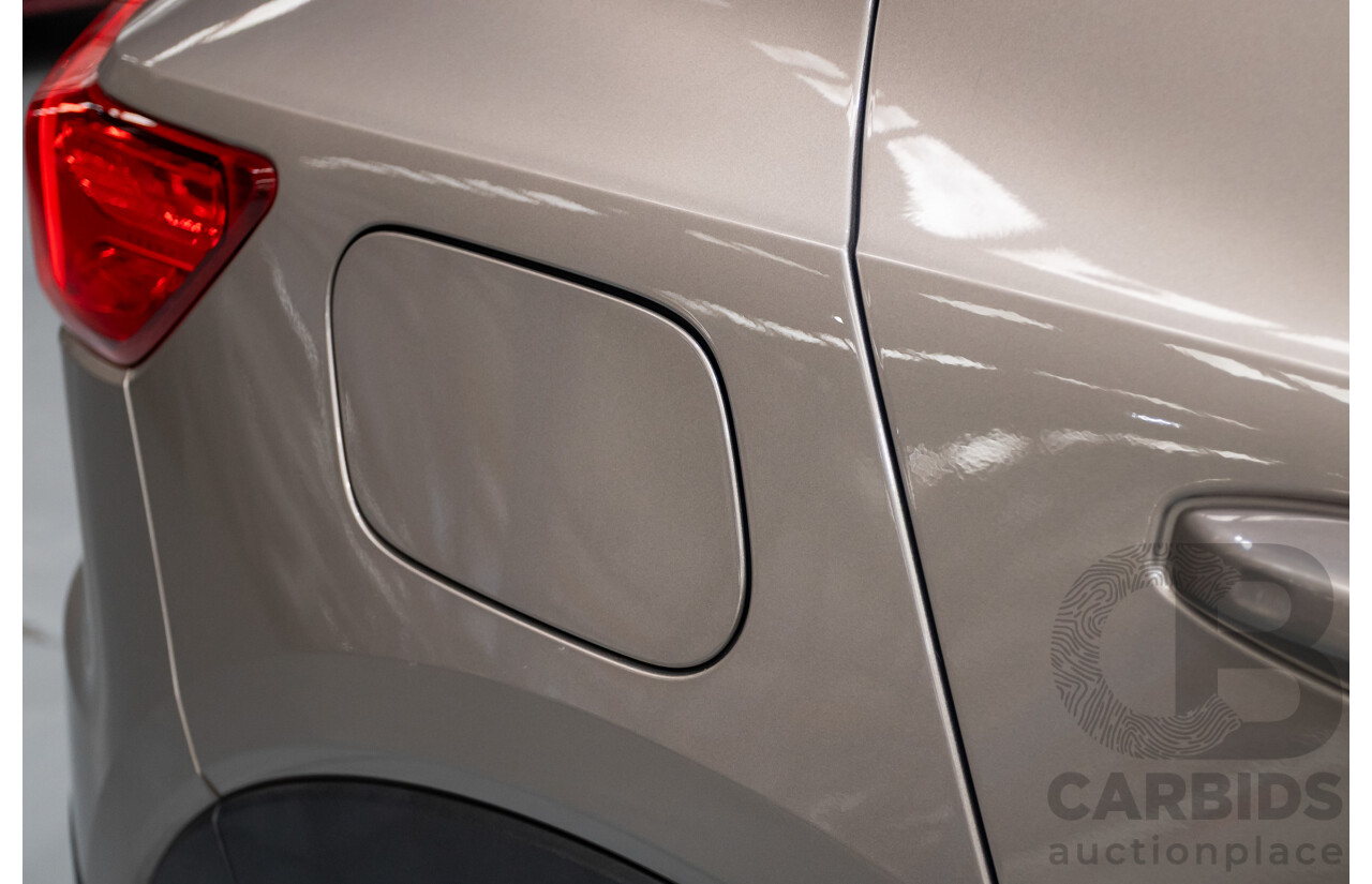 10/2019 Volvo XC40 T4 Inscription (AWD) 536 MY20 4D Wagon Pebble Grey Metallic Turbo 2.0L