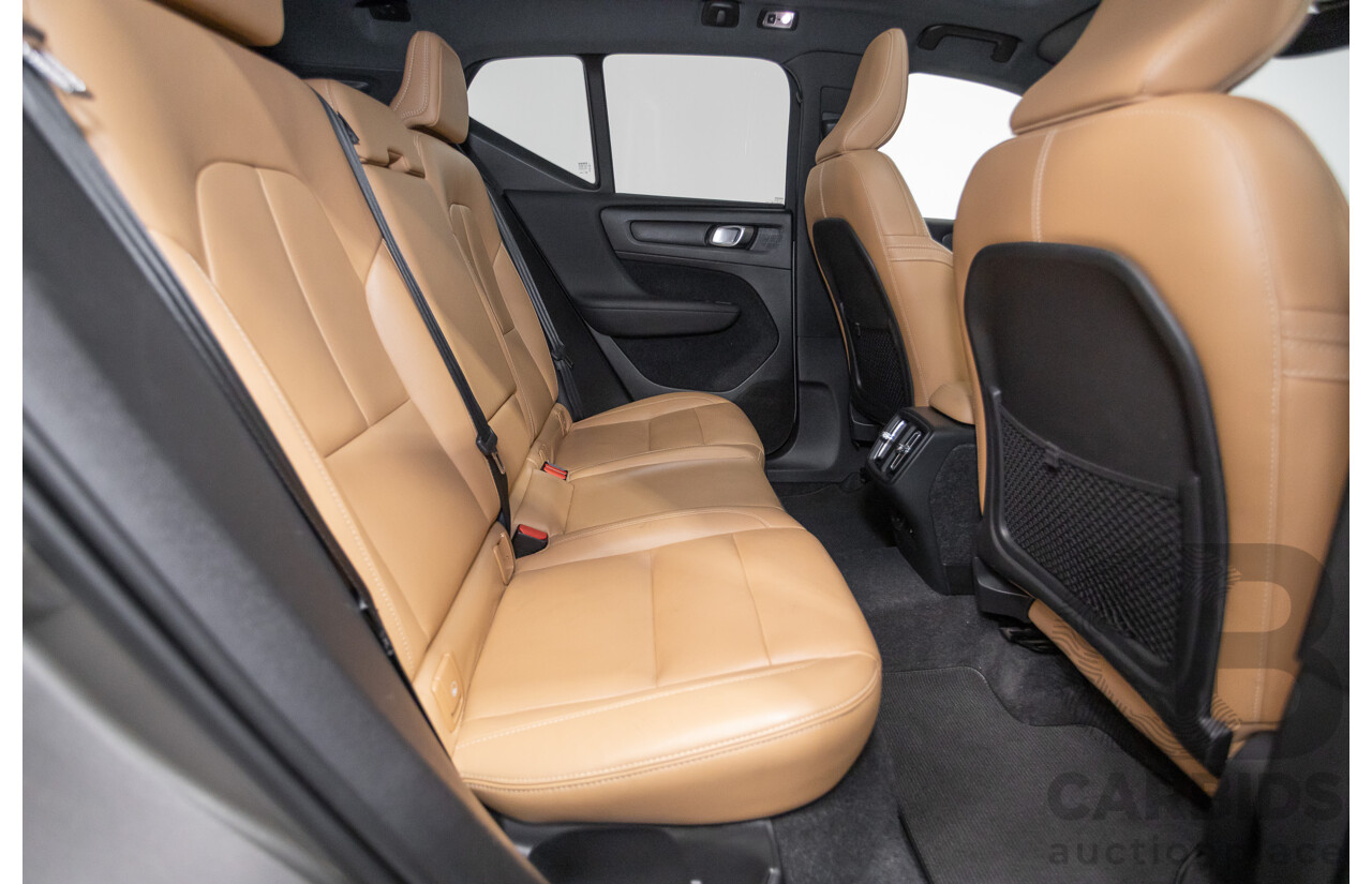 10/2019 Volvo XC40 T4 Inscription (AWD) 536 MY20 4D Wagon Pebble Grey Metallic Turbo 2.0L