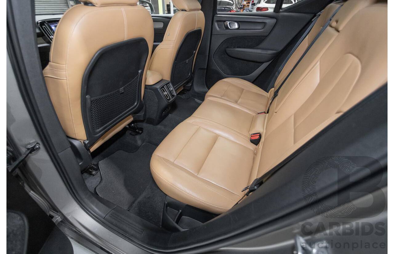 10/2019 Volvo XC40 T4 Inscription (AWD) 536 MY20 4D Wagon Pebble Grey Metallic Turbo 2.0L