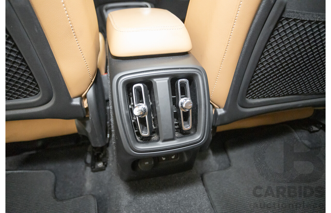 10/2019 Volvo XC40 T4 Inscription (AWD) 536 MY20 4D Wagon Pebble Grey Metallic Turbo 2.0L