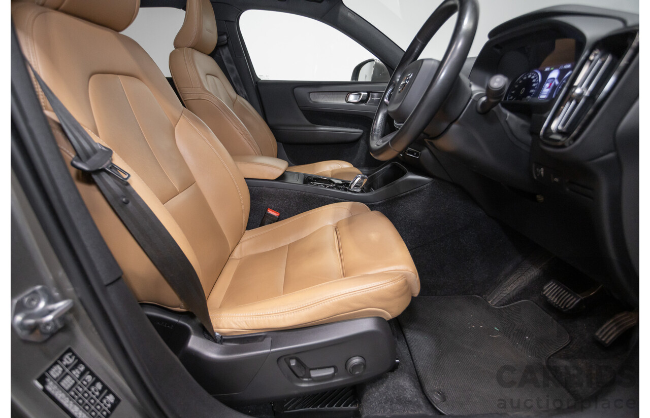 10/2019 Volvo XC40 T4 Inscription (AWD) 536 MY20 4D Wagon Pebble Grey Metallic Turbo 2.0L