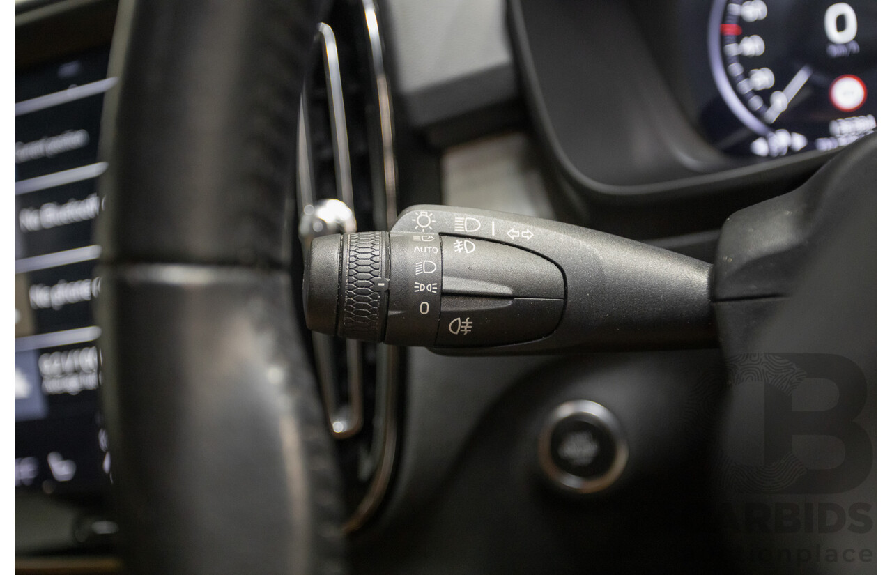 10/2019 Volvo XC40 T4 Inscription (AWD) 536 MY20 4D Wagon Pebble Grey Metallic Turbo 2.0L