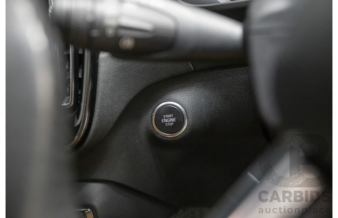 10/2019 Volvo XC40 T4 Inscription (AWD) 536 MY20 4D Wagon Pebble Grey Metallic Turbo 2.0L