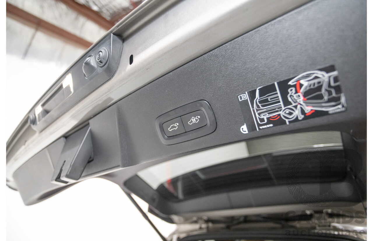 10/2019 Volvo XC40 T4 Inscription (AWD) 536 MY20 4D Wagon Pebble Grey Metallic Turbo 2.0L