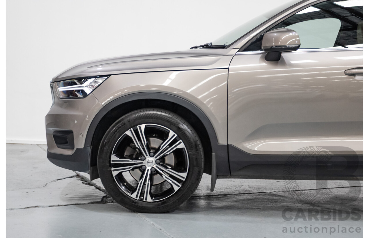 10/2019 Volvo XC40 T4 Inscription (AWD) 536 MY20 4D Wagon Pebble Grey Metallic Turbo 2.0L