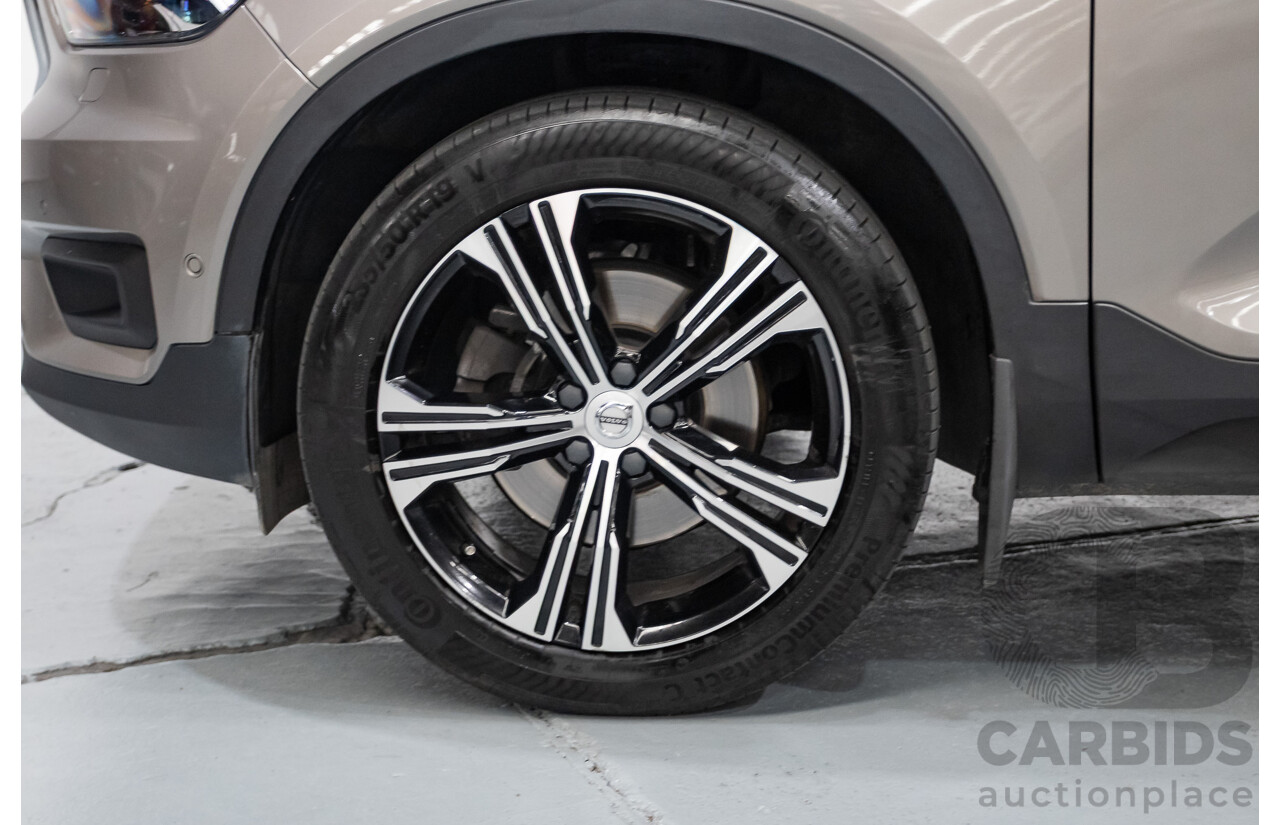 10/2019 Volvo XC40 T4 Inscription (AWD) 536 MY20 4D Wagon Pebble Grey Metallic Turbo 2.0L