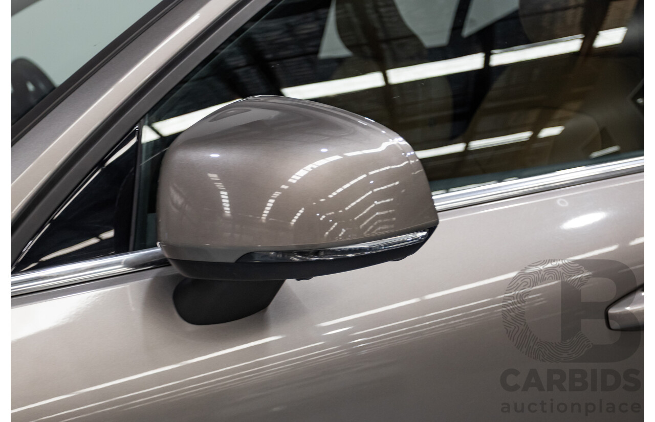 10/2019 Volvo XC40 T4 Inscription (AWD) 536 MY20 4D Wagon Pebble Grey Metallic Turbo 2.0L