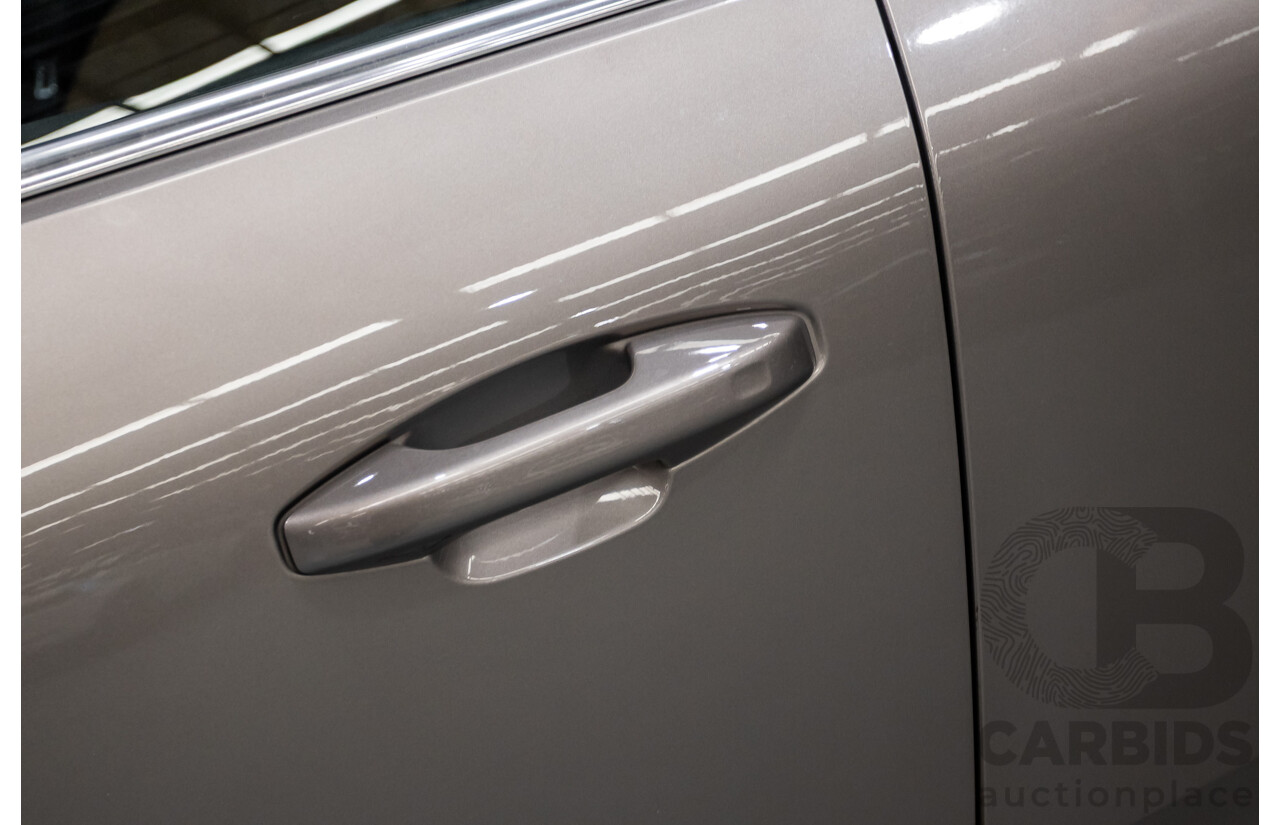 10/2019 Volvo XC40 T4 Inscription (AWD) 536 MY20 4D Wagon Pebble Grey Metallic Turbo 2.0L