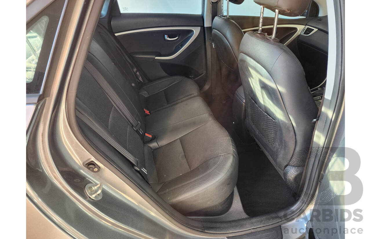 8/2015 Hyundai i30 Active X GD3 SERIES 2 5d Hatchback Grey 1.8L