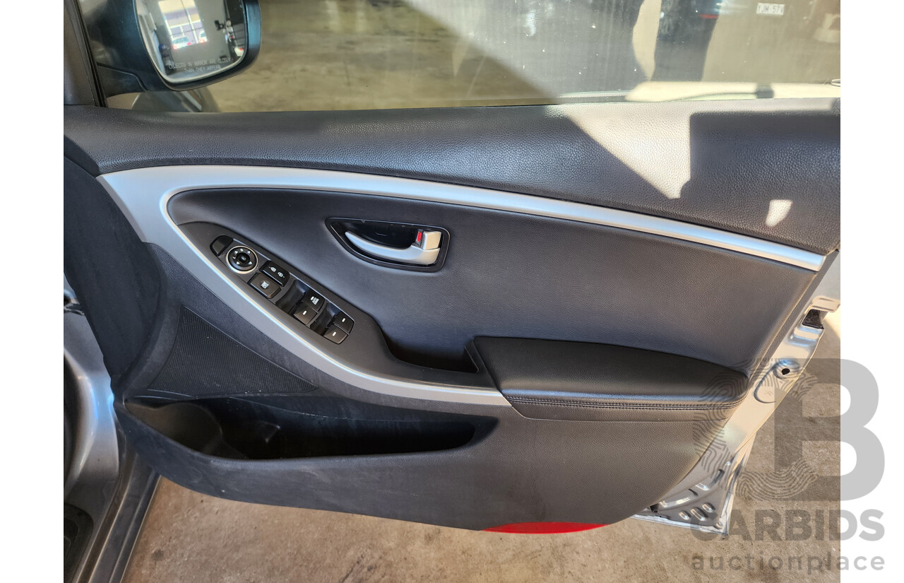 8/2015 Hyundai i30 Active X GD3 SERIES 2 5d Hatchback Grey 1.8L