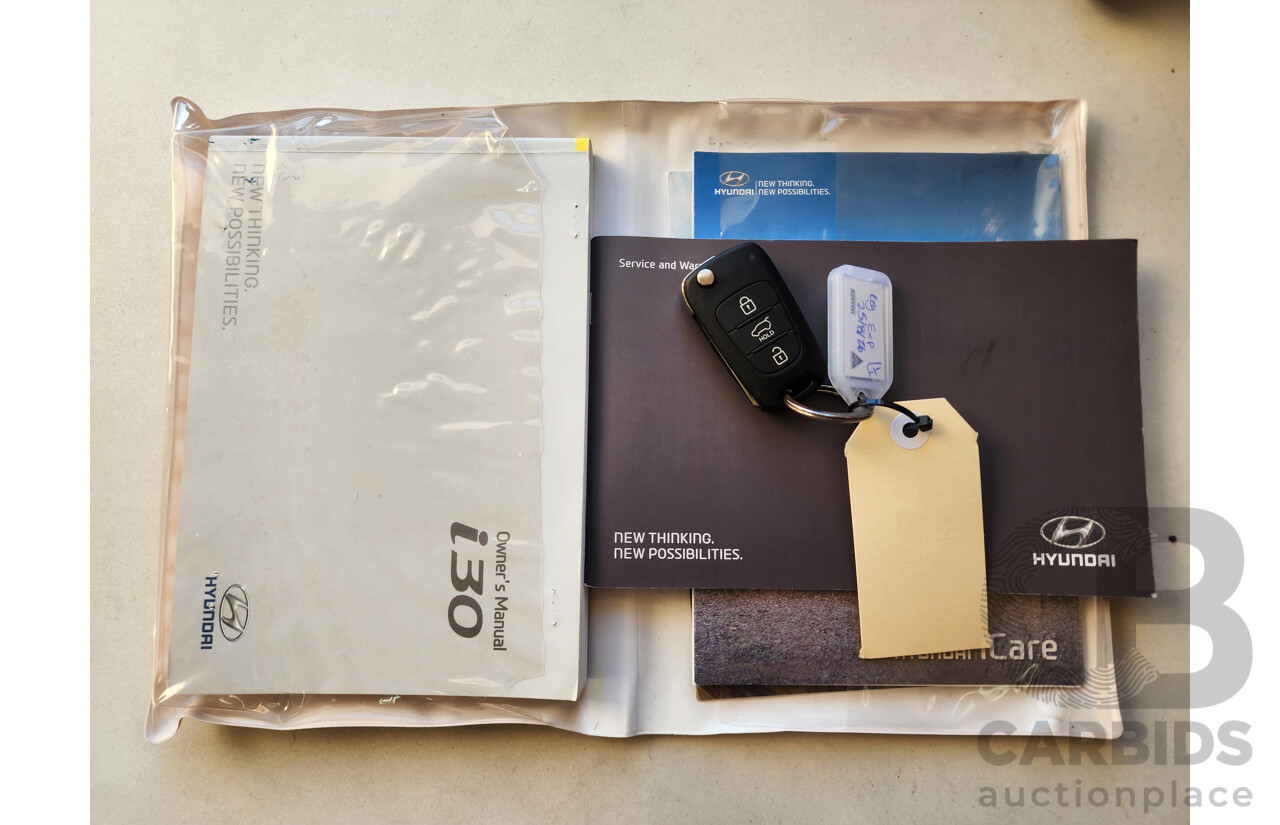 8/2015 Hyundai i30 Active X GD3 SERIES 2 5d Hatchback Grey 1.8L